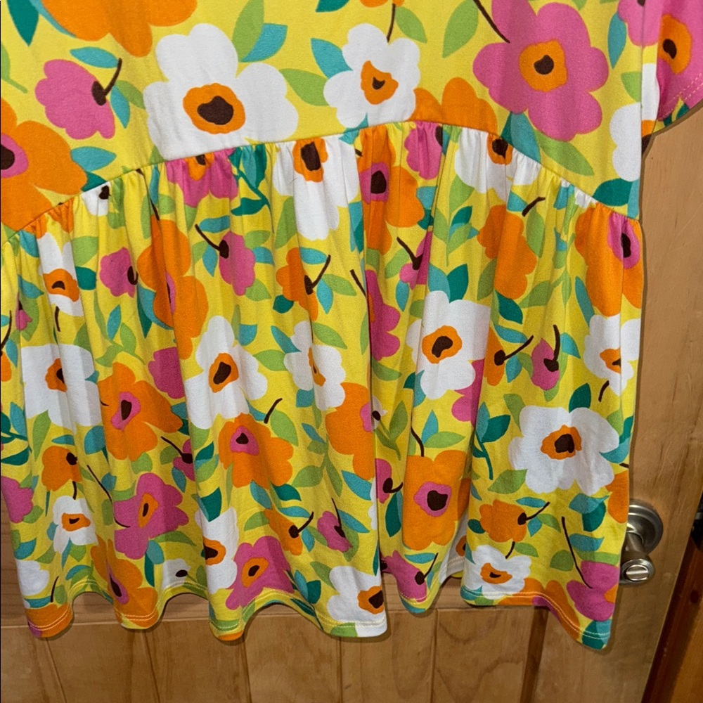 Haptics Vibrant Floral Short Sleeve Blouse - Picture 4 of 4